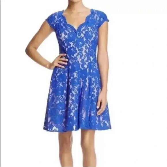 Eliza J Lace Overlay Fit and Flare Short Sleeve V Neck Dress Blue Sz 4 - Picture 1 of 9